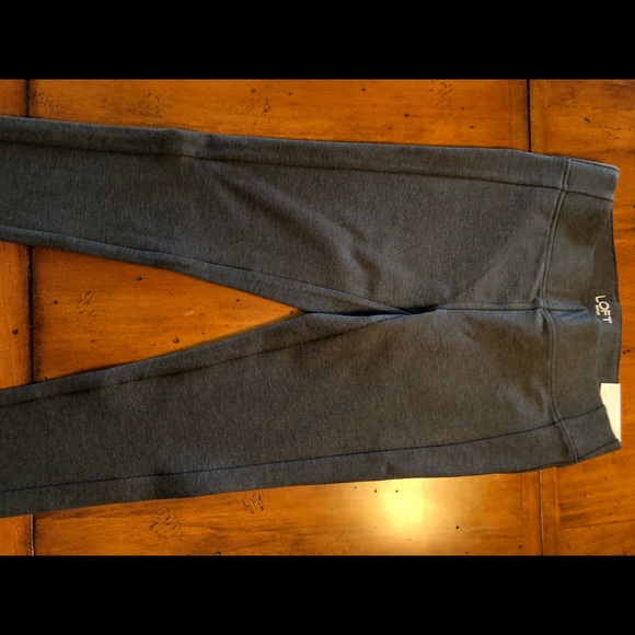 NWTLoft size:Sm grey leggings extremely flattering - Picture 3 of 4